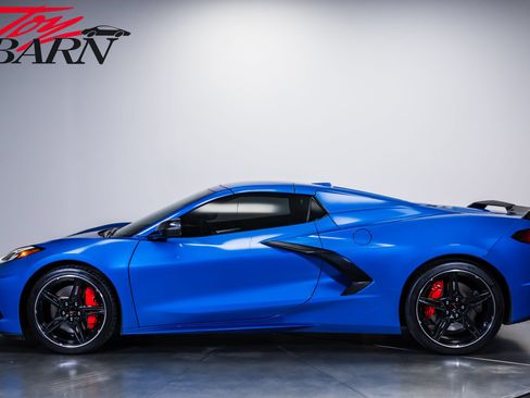 Used 2022 Chevrolet Corvette Stingray Preferred Conv w/ Z51 Performance Package RWD image 10