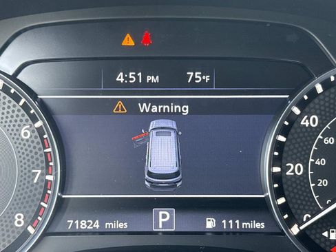 Used 2023 Nissan Armada SL w/ Captain's Chairs Package image 42