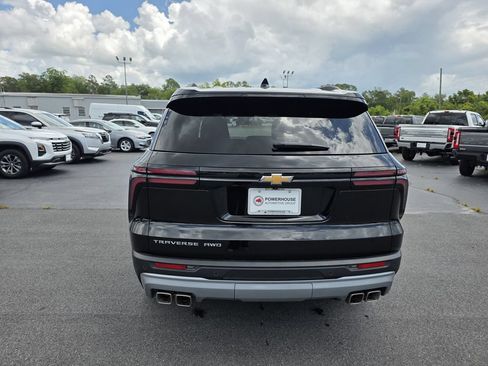 Used 2026 Chevrolet Traverse LT AWD/4WD image 4