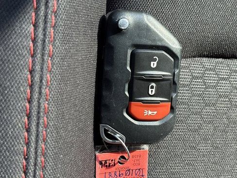 Used 2021 Jeep Wrangler Unlimited Rubicon AWD/4WD image 41
