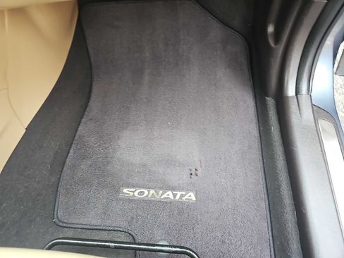 Used 2010 Hyundai Sonata Limited w/ Navigation Pkg 6 FWD image 22