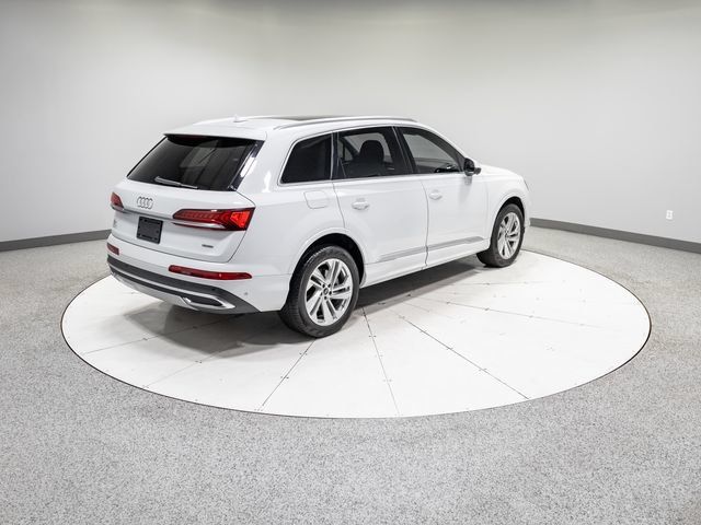 Used 2023 Audi Q7 3.0T Premium Plus w/ Premium Plus Package AWD/4WD image 32