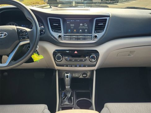 Used 2018 Hyundai Tucson SEL image 17