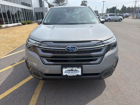 Used 2025 Subaru Forester Limited AWD/4WD image 2