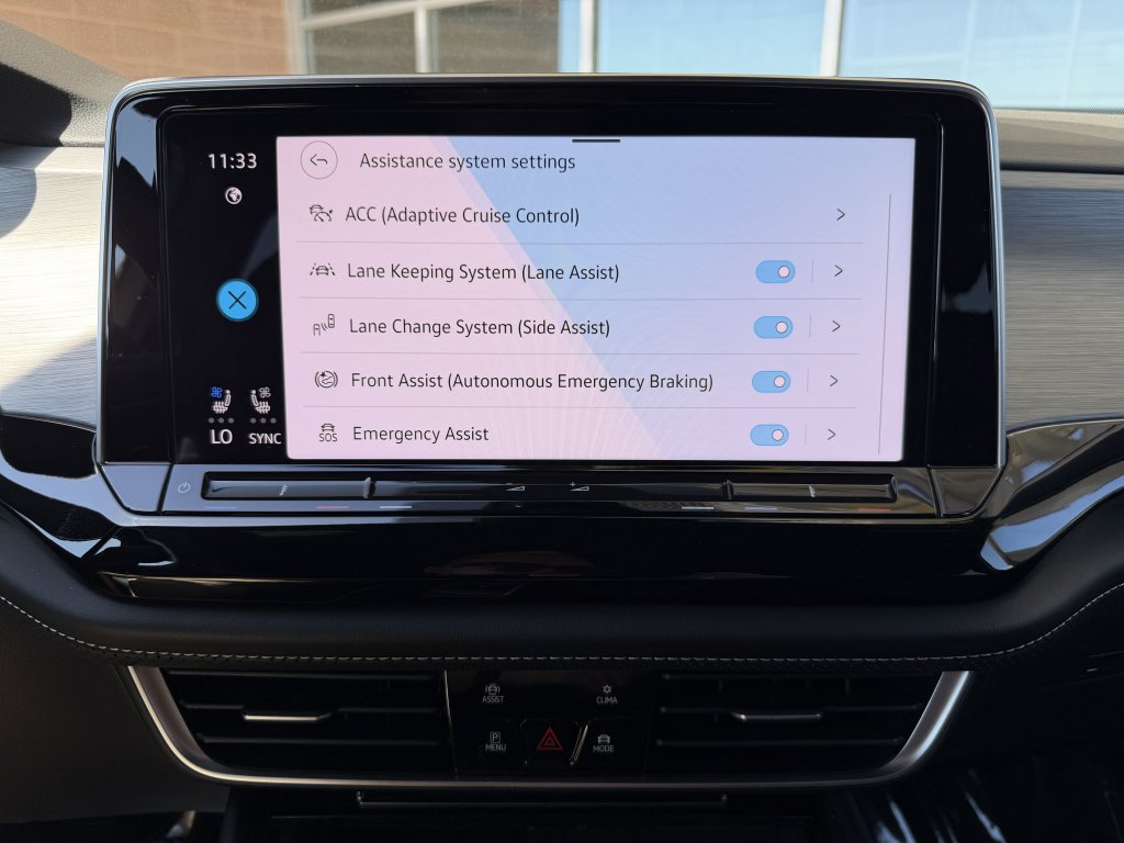 Used 2024 Volkswagen Atlas Cross Sport SE w/ Panoramic Sunroof Package FWD image 21