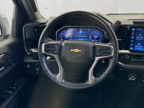 Used 2024 Chevrolet Silverado 1500 LT AWD/4WD image 17