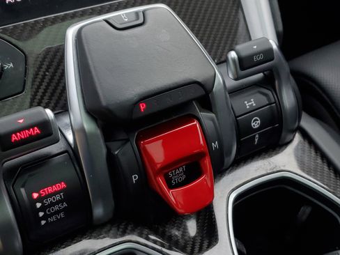 Used 2021 Lamborghini Urus image 39