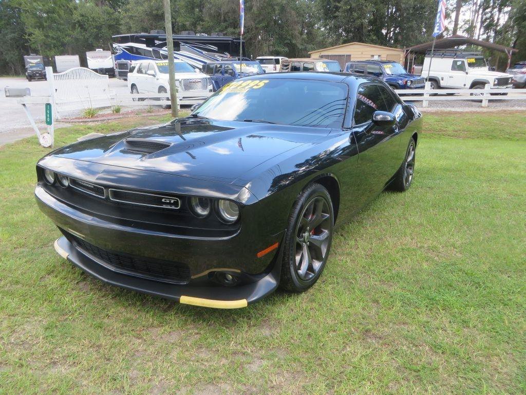 Used 2019 Dodge Challenger GT RWD image 2