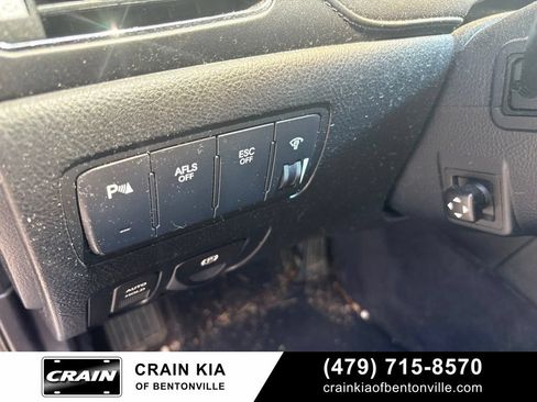 Used 2011 Hyundai Genesis 4.6 RWD image 12