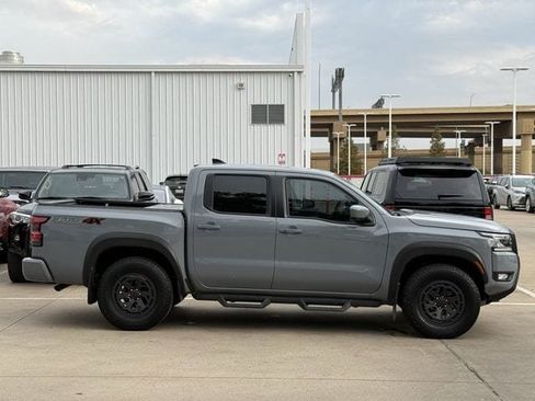 Used 2025 Nissan Frontier PRO-4X w/ Pro Convenience Package AWD/4WD image 3
