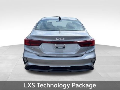Used 2023 Kia Forte LXS w/ LXS Technology Package FWD image 6