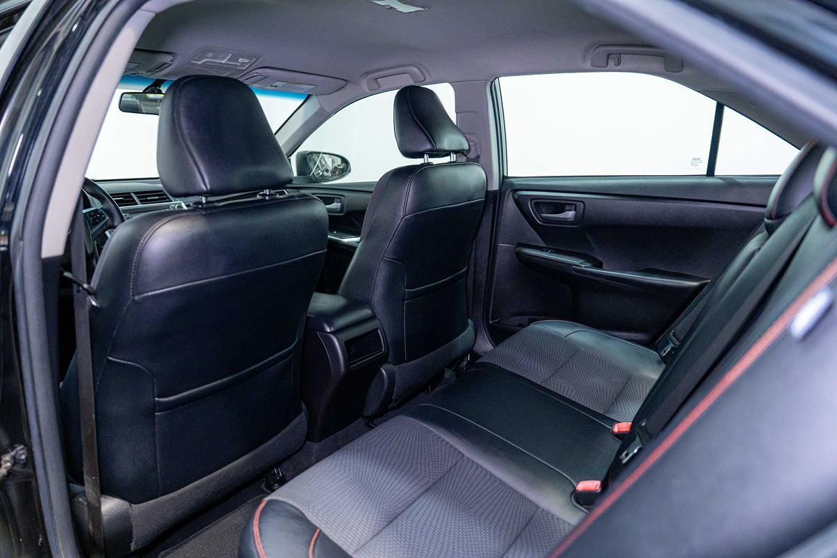 Used 2017 Toyota Camry SE FWD image 16