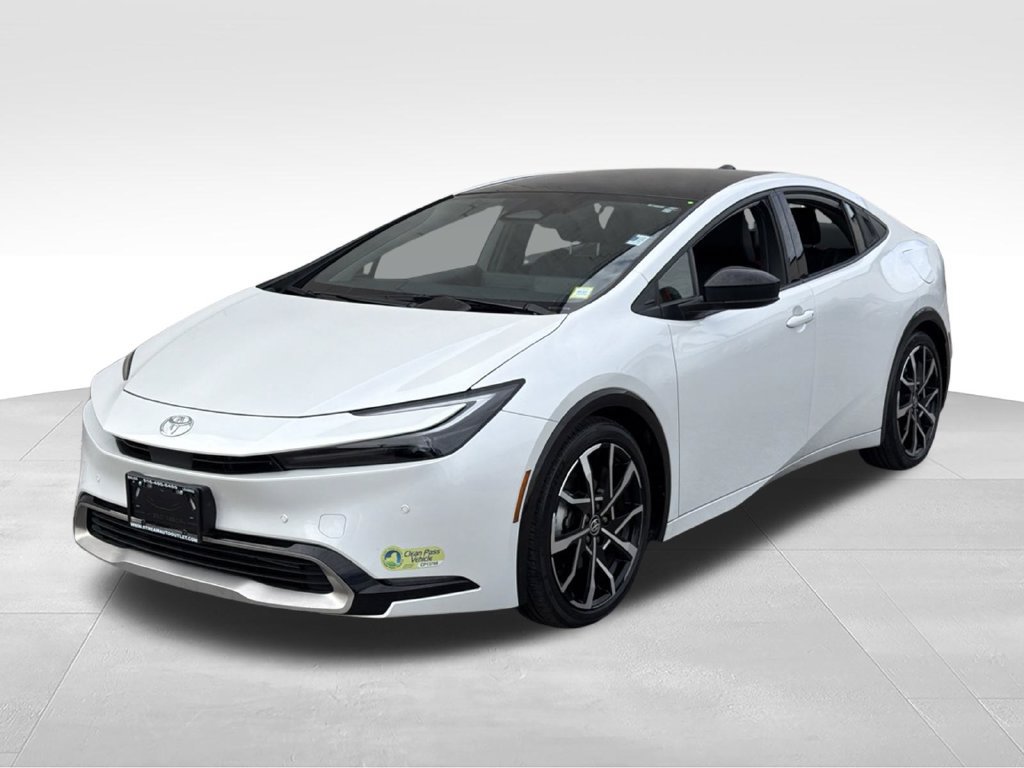 Used 2023 Toyota Prius Prime FWD image 3