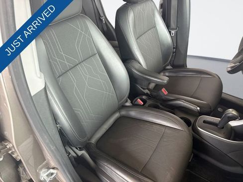 Used 2022 Chevrolet Trax LT w/ LT Convenience Package image 31