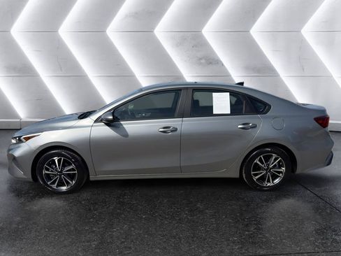 Used 2024 Kia Forte LXS FWD image 4