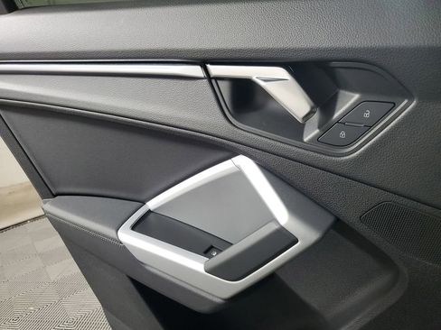 Used 2023 Audi Q3 2.0T Premium Plus w/ Premium Plus Package image 18