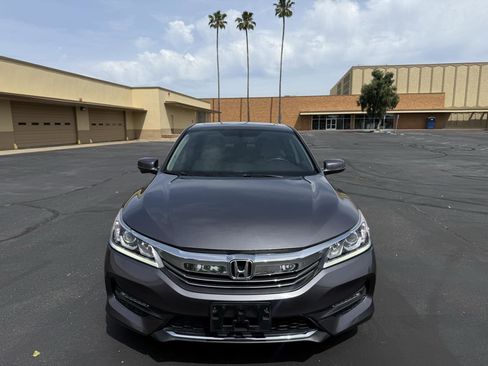 Used 2017 Honda Accord EX-L image 2