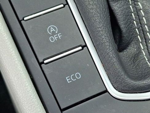 Used 2023 Volkswagen Jetta SE w/ Panoramic Sunroof Package FWD image 25