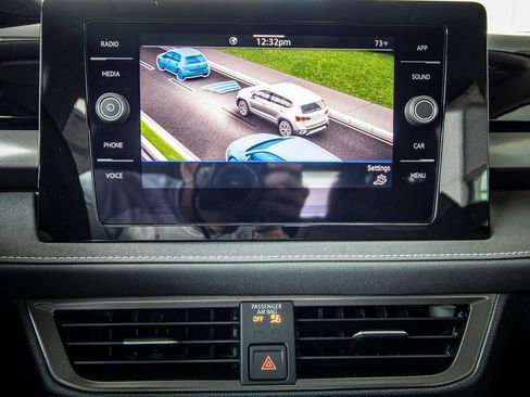 New 2026 Volkswagen Taos SE image 6