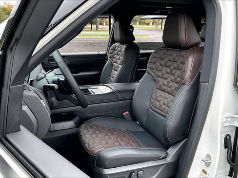 New 2026 Nissan Armada Platinum image 9