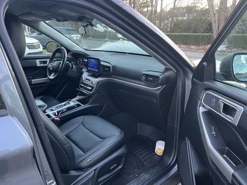 Used 2022 Ford Explorer XLT w/ Class IV Trailer Tow Package image 10