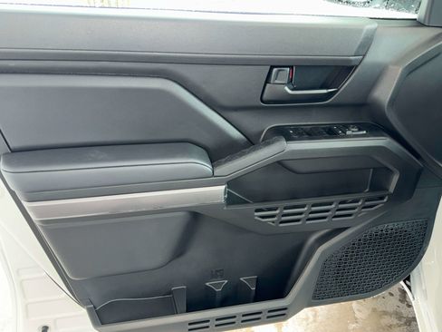 New 2026 Toyota Tacoma SR5 AWD/4WD image 12