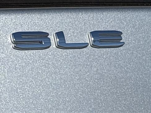 Used 2022 GMC Terrain SLE w/ Driver Convenience Package image 20