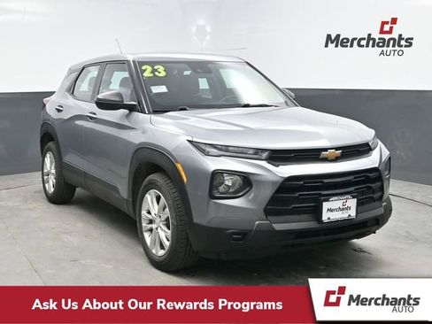 Used 2023 Chevrolet TrailBlazer LS AWD/4WD image 1