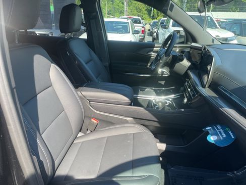 Certified 2026 Chevrolet Traverse LT FWD image 13