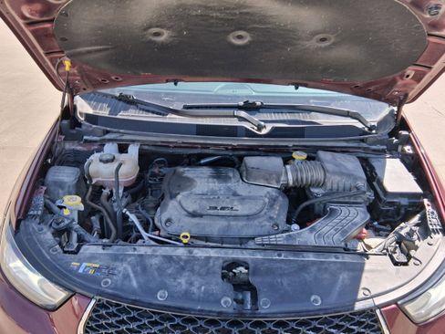 Used 2022 Chrysler Pacifica Touring-L image 9