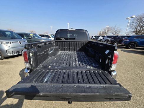 Used 2020 Toyota Tacoma TRD Off-Road image 10