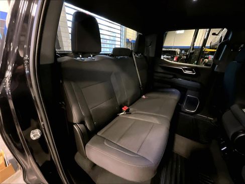 Used 2024 Chevrolet Silverado 1500 LT image 16