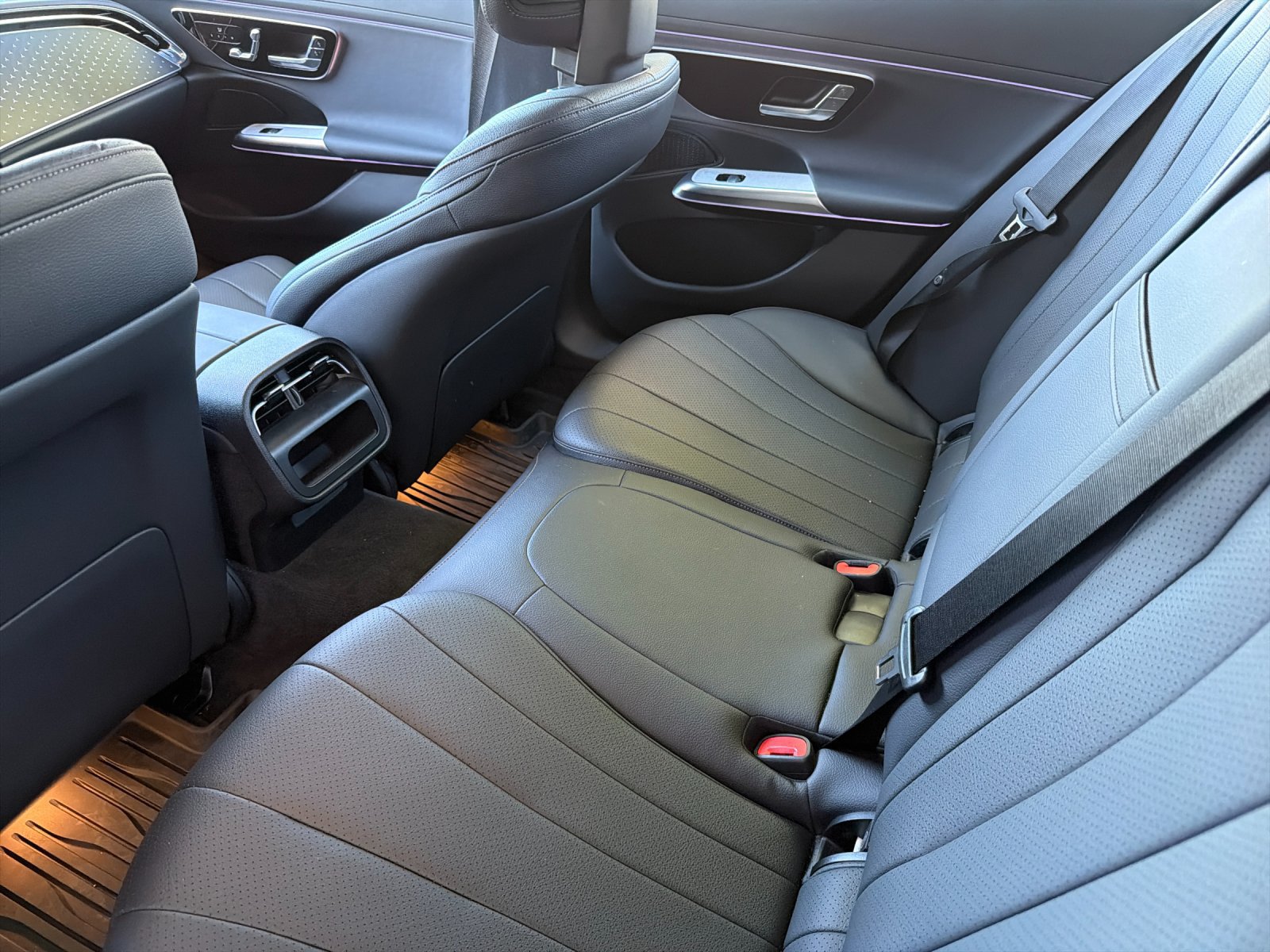 Used 2026 Mercedes-Benz E 350 Sedan image 9