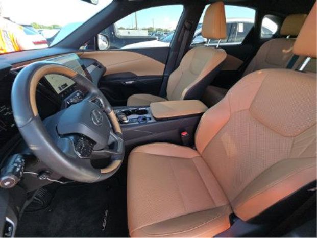 Used 2025 Lexus RX 350 Premium w/ Accessory Package (Z1) FWD image 4