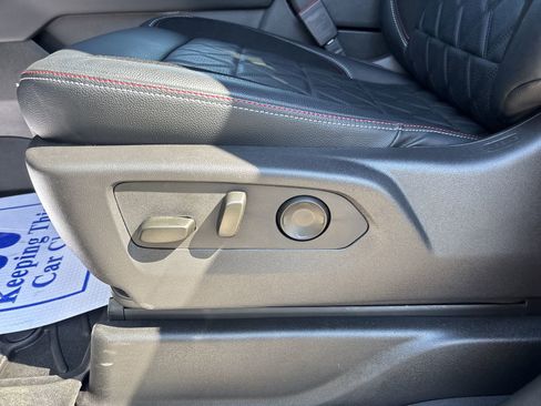 New 2025 Chevrolet Suburban Premier image 15