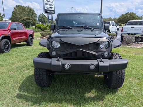 Used 2015 Jeep Wrangler Unlimited Rubicon w/ Dual Top Group AWD/4WD image 8