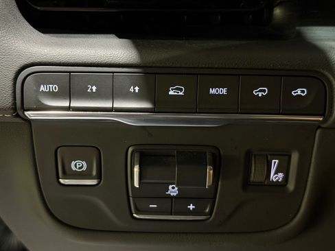 Used 2021 Cadillac Escalade ESV Sport w/ Driver Assist Tech Package AWD/4WD image 35