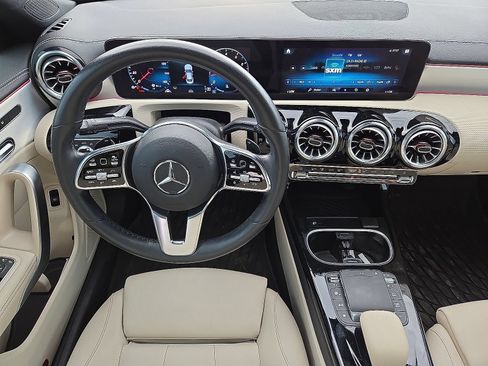 Used 2023 Mercedes-Benz CLA 250 w/ Premium Package image 17