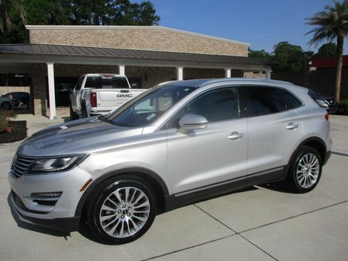 Used 2018 Lincoln MKC Reserve w/ Lincoln MKC Climate Package FWD image 2