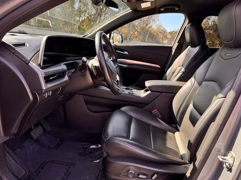 Used 2024 Cadillac XT4 Premium Luxury image 14