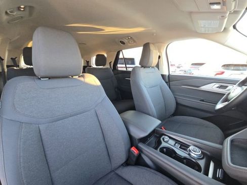Used 2025 Ford Explorer Active image 22