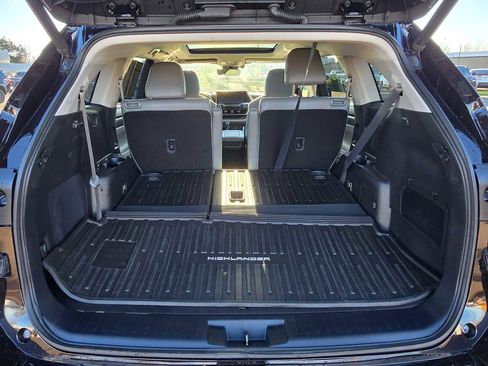Used 2021 Toyota Highlander Platinum AWD/4WD image 14