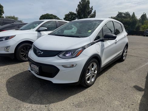 Used 2018 Chevrolet Bolt LT FWD image 1