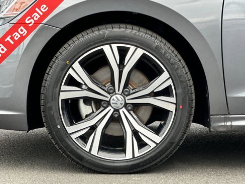 Certified 2022 Volkswagen Passat 2.0T SE image 26