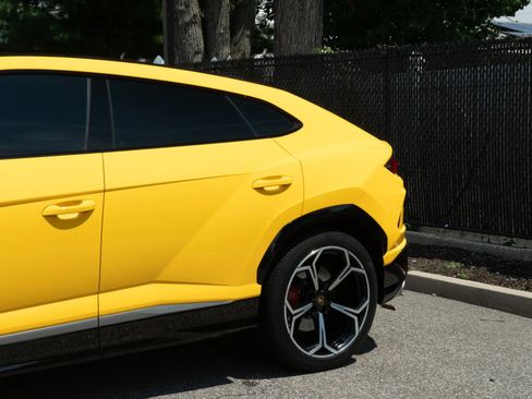 Used 2021 Lamborghini Urus AWD/4WD image 41