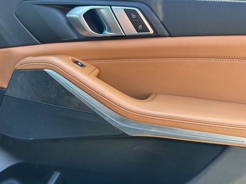 Used 2022 BMW X5 xDrive45e w/ M Sport Package image 21