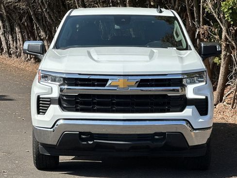 Used 2024 Chevrolet Silverado 1500 LT w/ Work Truck Package AWD/4WD image 9