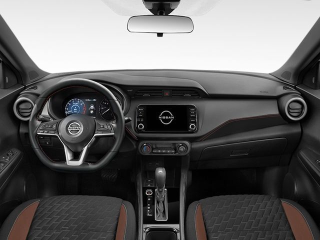 Used 2023 Nissan Kicks SR w/ Interior Electronics Package FWD image 3