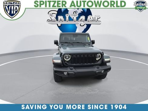 Used 2024 Jeep Gladiator Sport AWD/4WD image 3