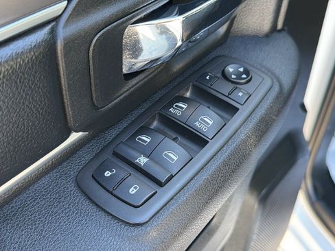 Used 2024 RAM 1500 Warlock RWD image 9